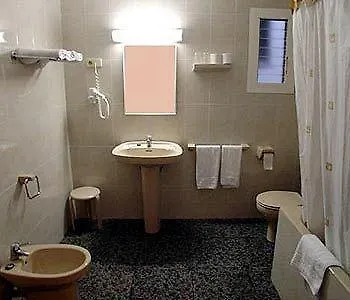 Hotel Cuatro Naciones Barcelona 2*,