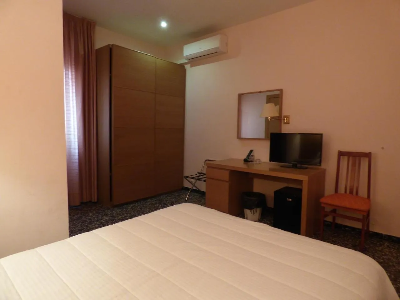 **  Hotel Cuatro Naciones à Barcelone Espagne